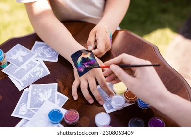 ประวัติความเป็นมาของ Glitter Tattoo